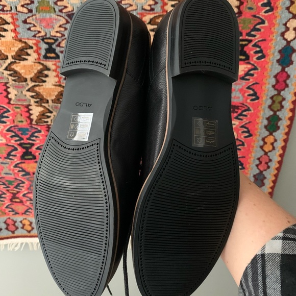 Leather lace up shoes - never worn - Picture 3 of 3